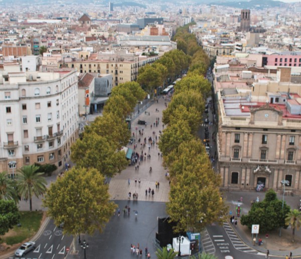 Знаменитый бульвар Рамбла в Барселоне