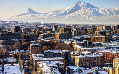 Ереван, столица Армении, и гора Арарат