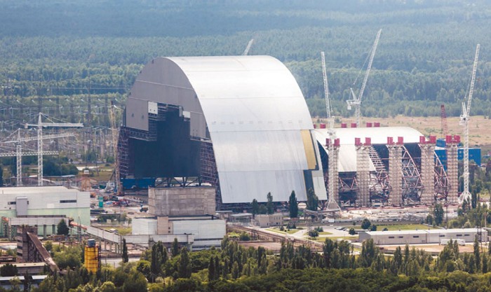 Саркофаг — изоляционное укрытие над четвертым реактором Чернобыльской АЭС