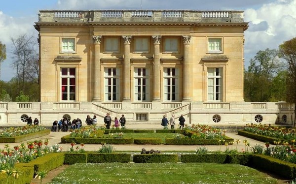 Малый Трианон. Версаль. Франция. XVIII в. Архитектор Ж.-А. Габриэль