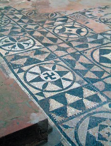 Мозаичный пол в одной из римских вилл 2 в. до н. э.
