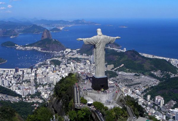 Статуя Христа Спасителя в Бразилии