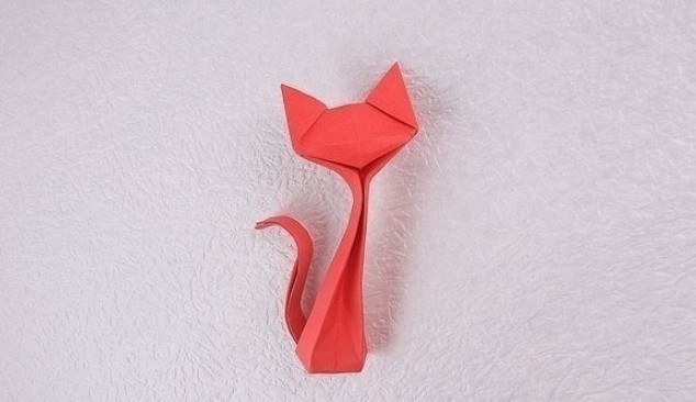 Фигурка кошки в технике оригами
