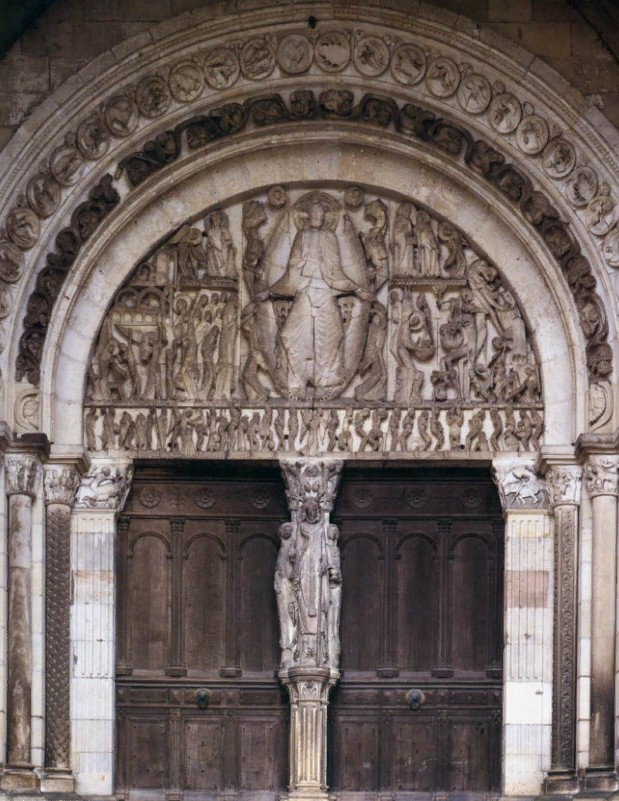Портал церкви Сен-Лазар в Отене. Бургундия. Франция