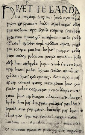 Первая страница поэмы Беовульф, произведения англосаксов