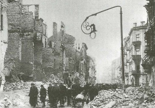 Варшава после бомбежек