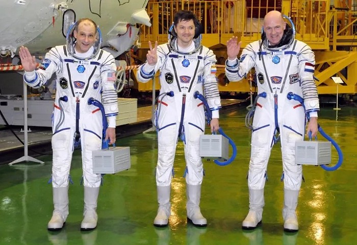 американский астронавт Дон Петит, российский космонавт Олег Кононенко и голландский космонавт Андре Куйперс