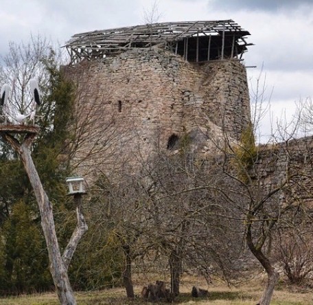Порховская крепость. Средняя башня