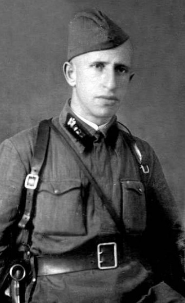 Старший лейтенант автомобильных частей А.Я. Маркинд, 1941 г.