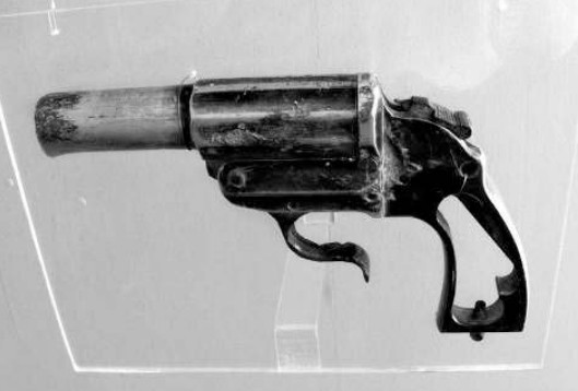 Найденный на раскопе германский сигнальный пистолет «Вальтер» модели 1928 г.