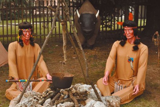 Гипсовые статуи североамериканских индейцев
