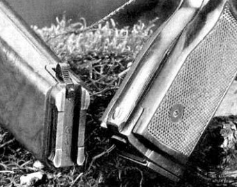 Наконечник и защелка кобуры-приклада и пазы рукоятки пистолета АПС
