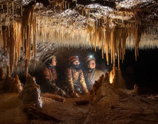 Пещеры изучает наука спелеология