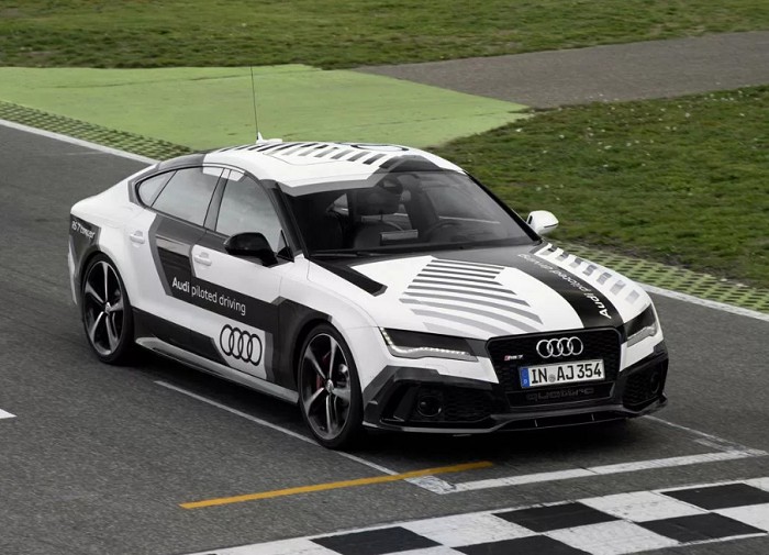 Концепт беспилотного автомобиля Audi RS7
