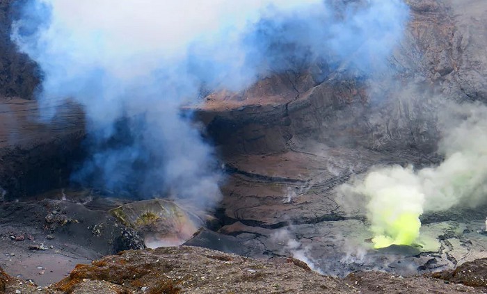 Конденсация водяных паров вулканических газов