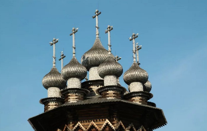 Купола церкви Покрова Богородицы. Кижи