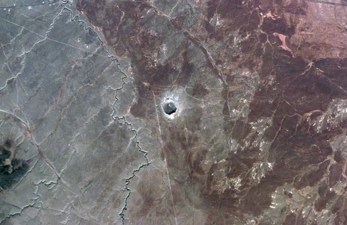 Вид на Аризонский Кратер из космоса