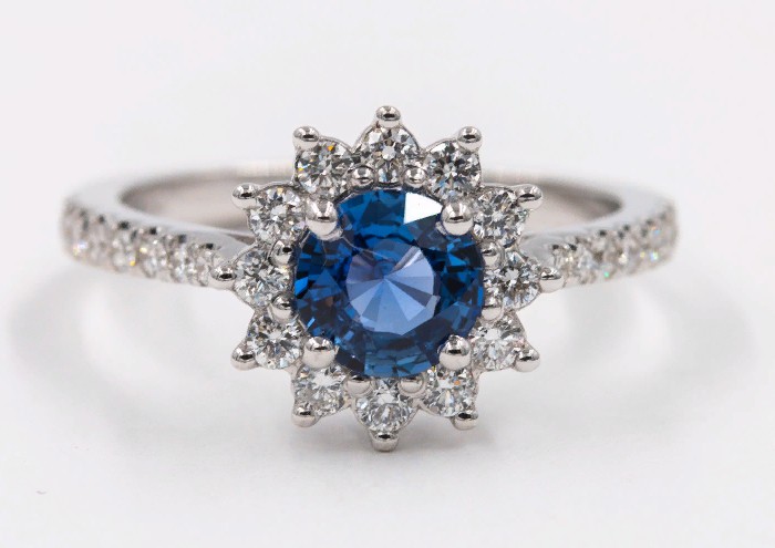 Кольцо с голубым алмазом
