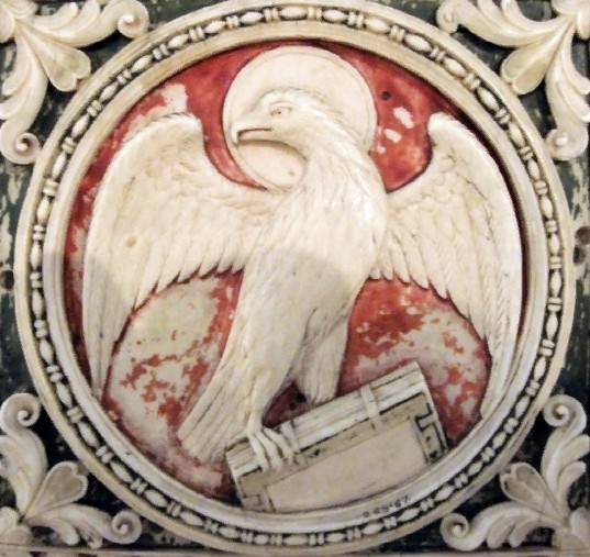 Орел как символ Святого Иоанна с костяного оклада Евангелия, эпоха Каролингов
