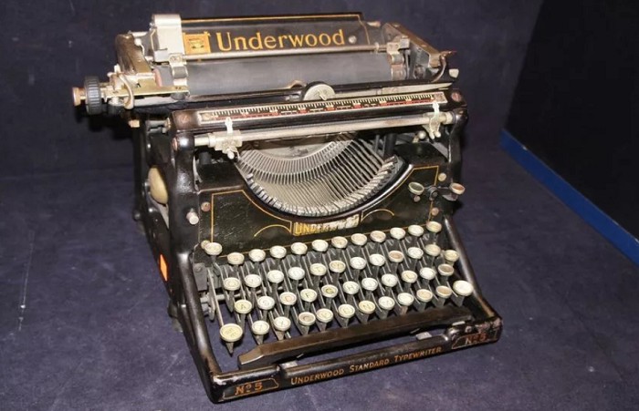 Пишущая машинка «Ундервуд № 3». 1920 -е гг.