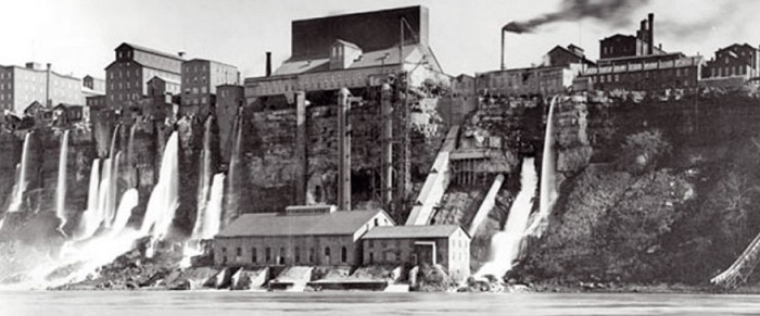 ГЭС Шоеллкопфа на Ниагарском водопаде до её разрушения оползнем