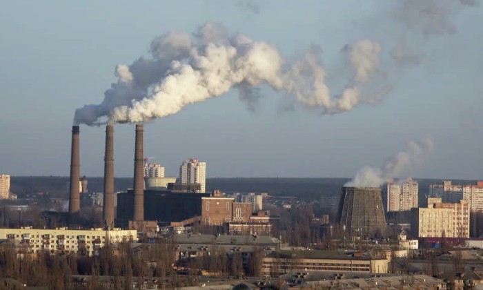 Загрязнение атмосферы фабриками и транспортом