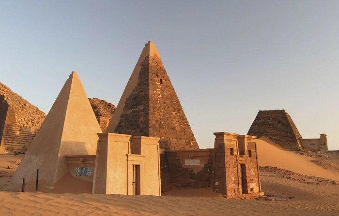 Пирамиды в Мероэ