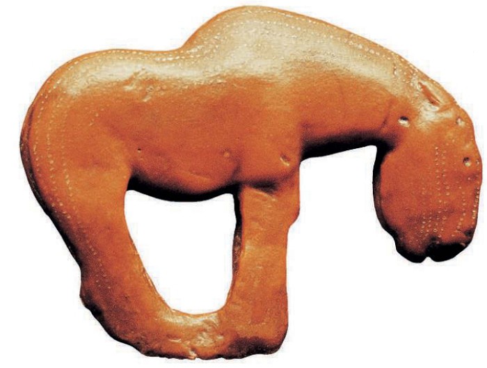 скульптура дикой лошади