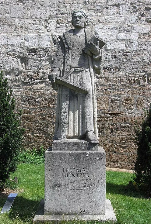 Памятник Томасу Мюнцеру в Мюльхаузене. Тюрингия.