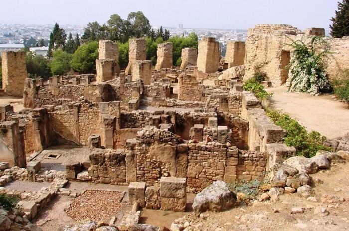 Развалины построек времен Карфагена. Тунис