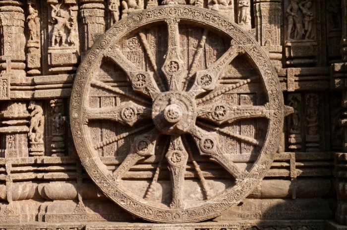 Колесо дхармы. Рельеф храма Солнца