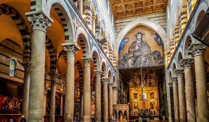 Интерьер кафедрального собора в Пизе