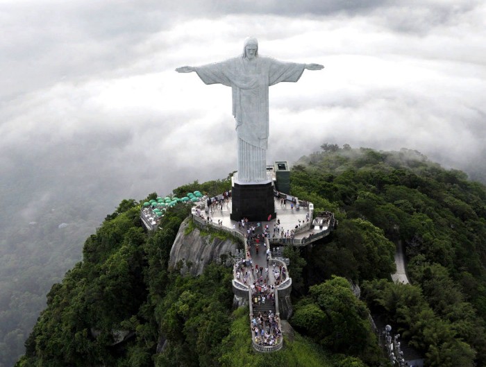 38-метровая статуя Христа на горе Корковадо