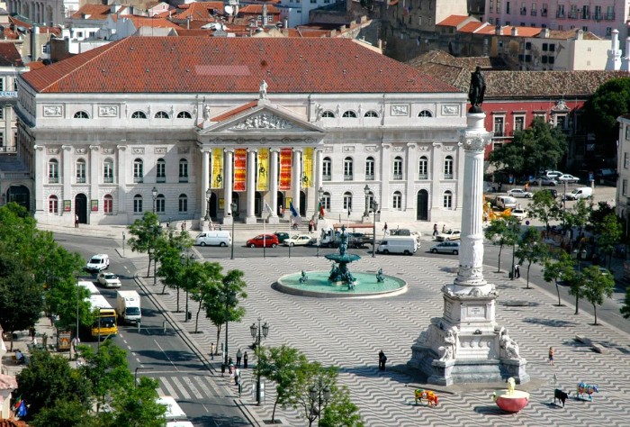 Площадь Россиу, центральная площадь Лиссабона
