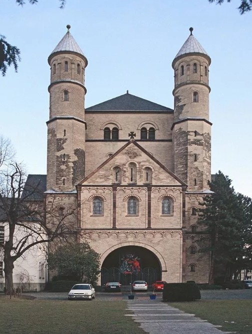 Церковь Санкт-Пантелейон. Кёльн. Освящена в 990 г.