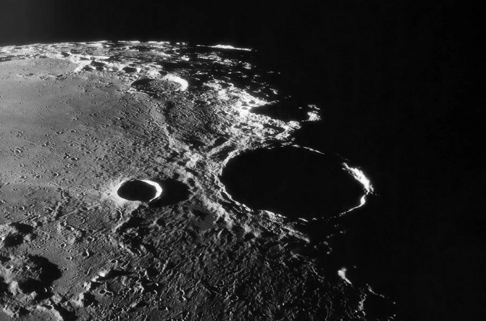 кратер Герцшпрунг