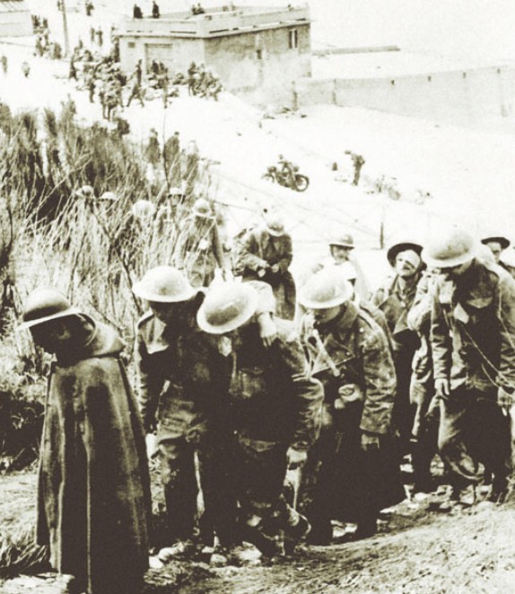 Английские солдаты, взятые в плен во Франции