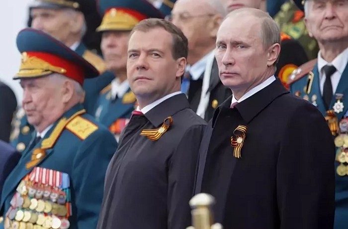 Президент России Дмитрий Медведев и председатель правительства РФ Владимир Путин