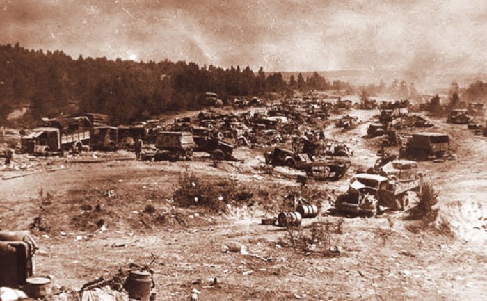 Колонна 9-й немецкой армии, разгромленная ударом с воздуха неподалеку от Бобруйска