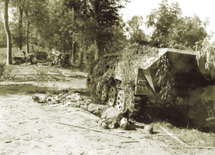 Немецкая бронеколонна, уничтоженная во время прорыва из окружения