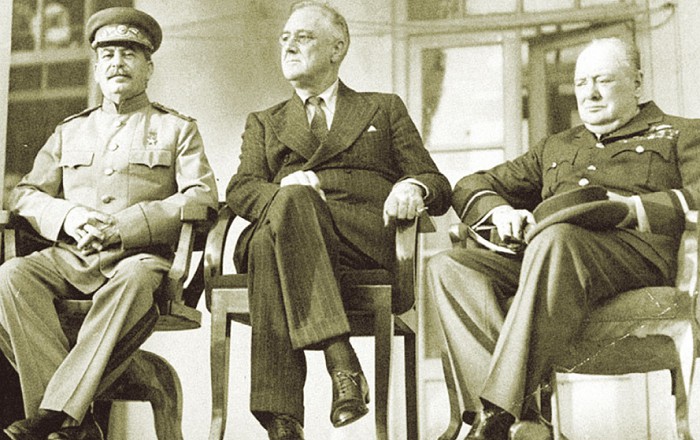 Ф. Рузвельт, У. Черчилль и И. Сталин
