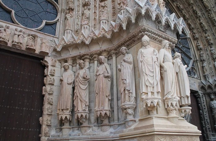 Скульптура фасада готического собора