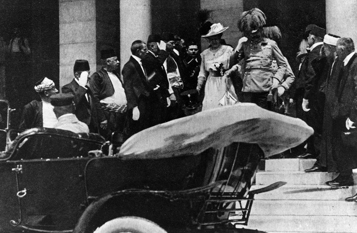 Эрцгерцог Франц Фердинанд с супругой. Сараево. 28 июня 1914г.