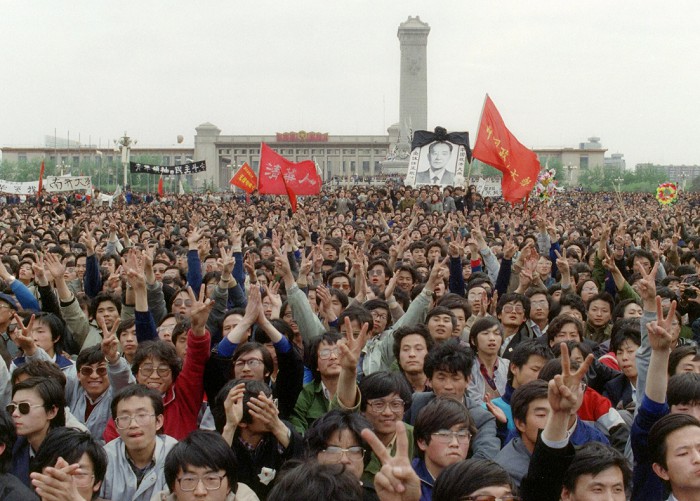 Студенческие волнения на площади Тяньаньмынь в Пекине. 1989 г. 