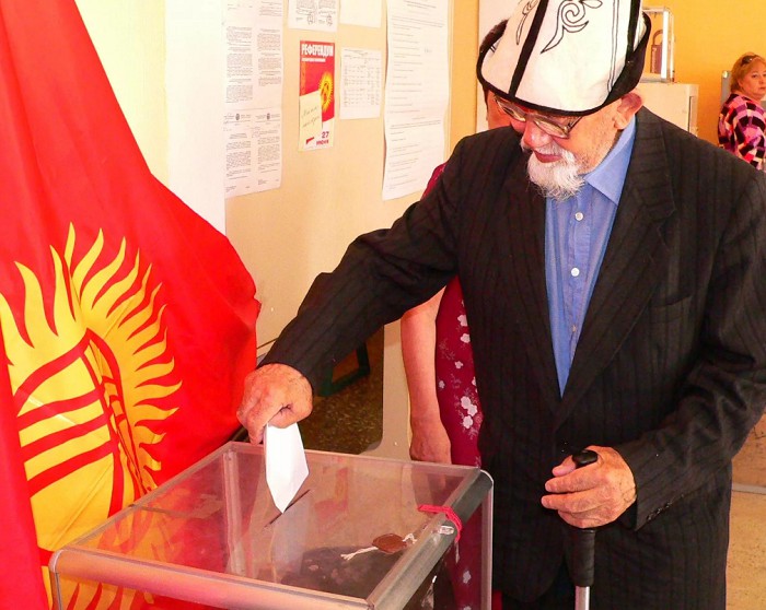 Конституционный референдум в Киргизии. Июнь 2010 г.
