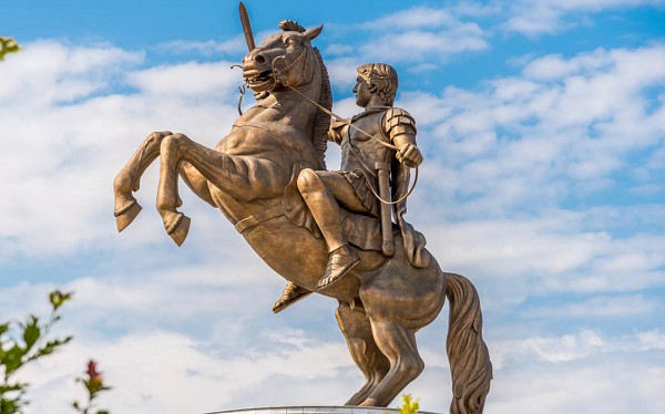 Памятник Александру Великому в городе Скопье (Македония)