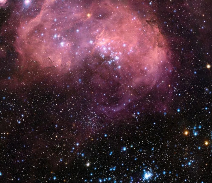 Часть сложной космической композиции из газовых облаков и звездных скоплений в Большом Магеллановом Облаке