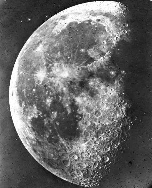 >Первая в истории фотография Луны