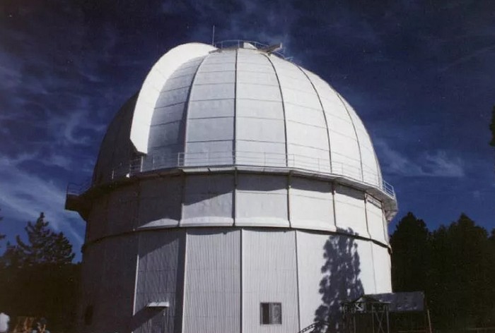 Один из телескопов обсерватории Маунт-Вилсон