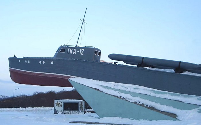 Торпедный катер ТКА-12 типа «Д-3» легендарного А. О. Шабалина в качестве памятника в Североморске